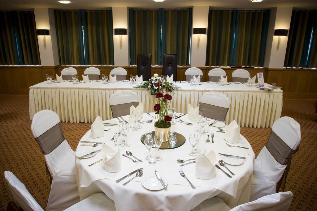 Lea Marston Hotel Sutton Coldfield Bagian luar foto