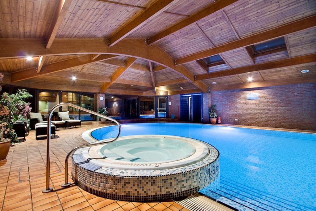 Lea Marston Hotel Sutton Coldfield Bagian luar foto